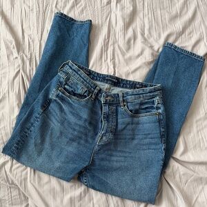 Vigoss || medium wash Friday tapered boyfriend jeans